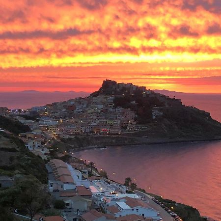 La Tartaruga Spiaggiata - Bilocale Centrale A Pochi Metri Dalla Spiaggia Castelsardo Exteriör bild