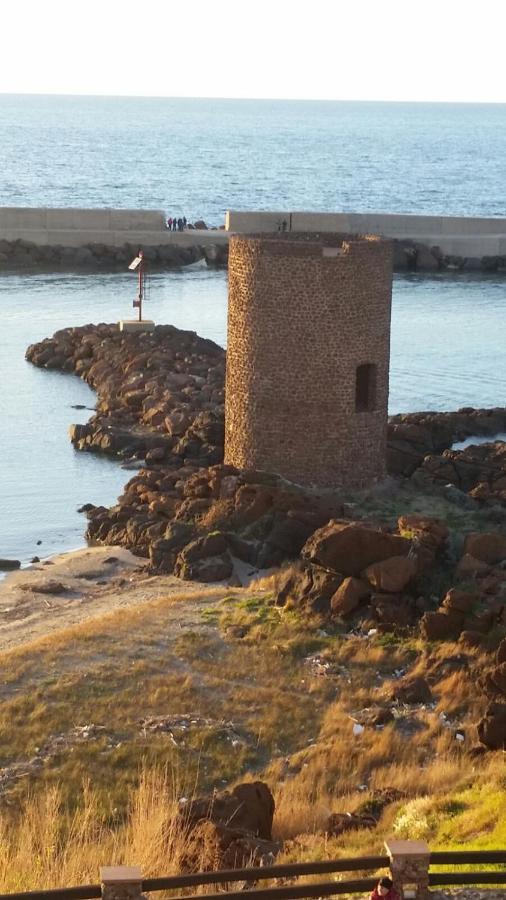La Tartaruga Spiaggiata - Bilocale Centrale A Pochi Metri Dalla Spiaggia Castelsardo Exteriör bild