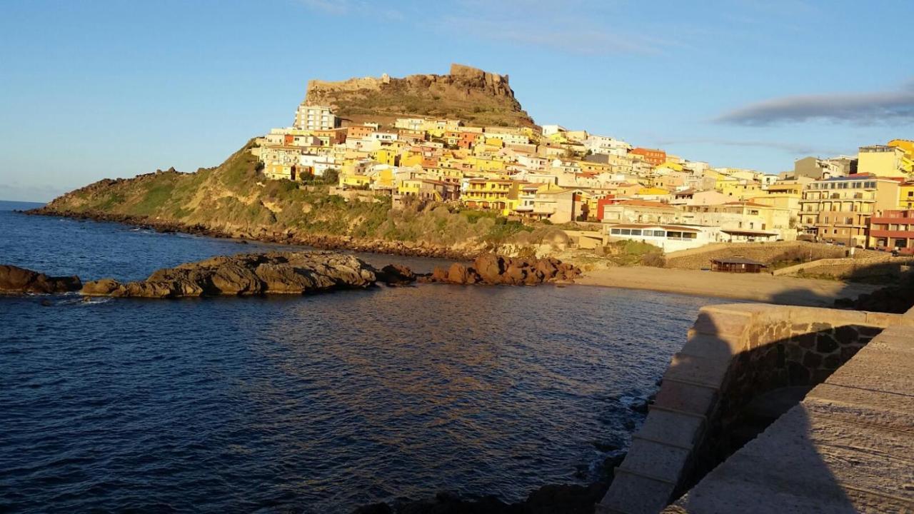 La Tartaruga Spiaggiata - Bilocale Centrale A Pochi Metri Dalla Spiaggia Castelsardo Exteriör bild