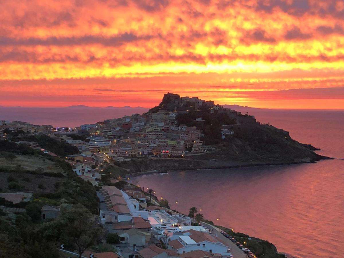 La Tartaruga Spiaggiata - Bilocale Centrale A Pochi Metri Dalla Spiaggia Castelsardo Exteriör bild
